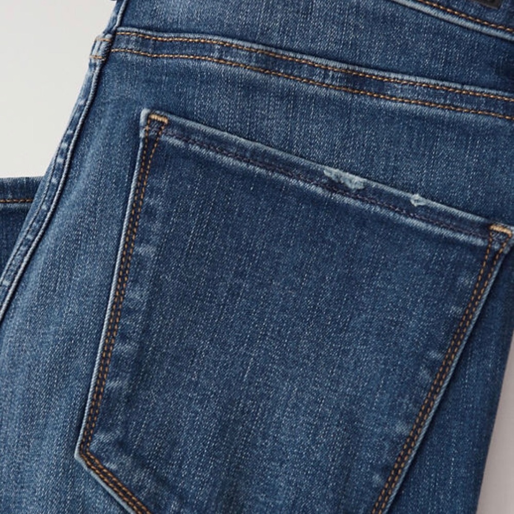 Abercrombie & Fitch RIPPED HIGH RISE SKINNY JEANS - Picture 4 of 8